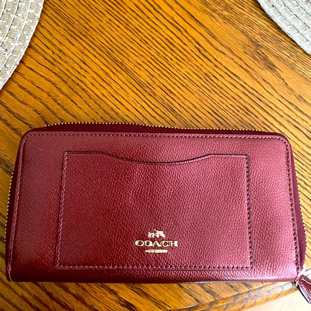Coach wallet never used